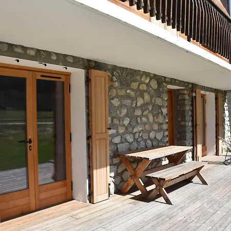 Rez-de-jardin Ensoleille, 3 Pieces, Proche Centre Et Pistes, Animaux Acceptes - Fr-1-464-206